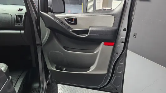 Hyundai Grand Starex 3 2016 26