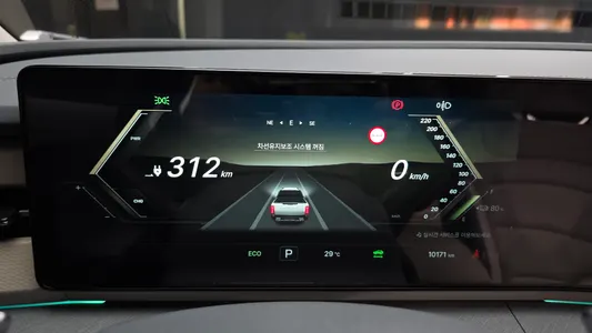 KG Mobility EV (O100) MX AWD 2025 8