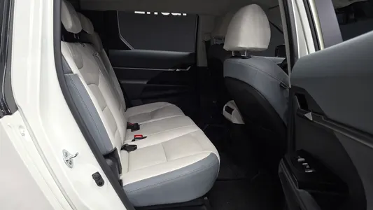 KG Mobility EV (O100) MX AWD 2025 16