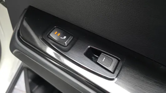 KG Mobility EV (O100) MX AWD 2025 22
