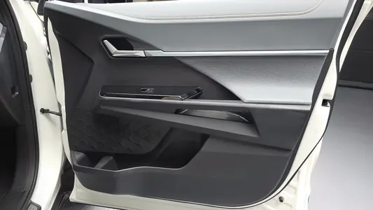 KG Mobility EV (O100) MX AWD 2025 30