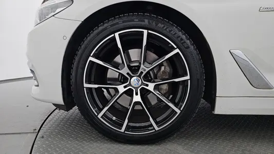 BMW 5 Series (G30) 530d 2018 4