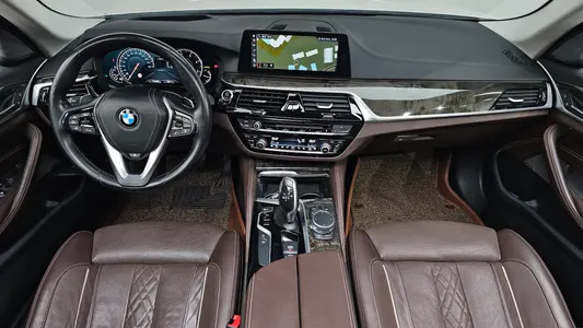 BMW 5 Series (G30) 530d 2018 6