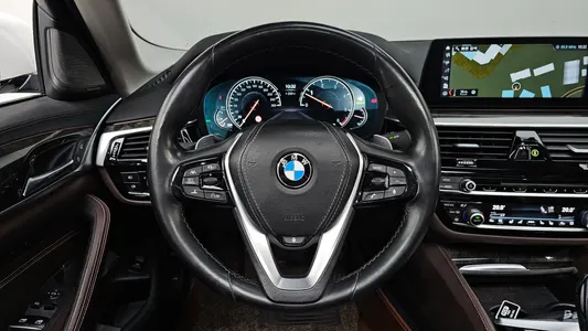 BMW 5 Series (G30) 530d 2018 12