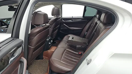 BMW 5 Series (G30) 530d 2018 26