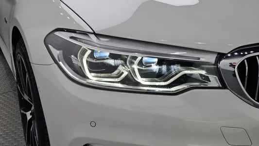 BMW 5 Series (G30) 530d 2018 22
