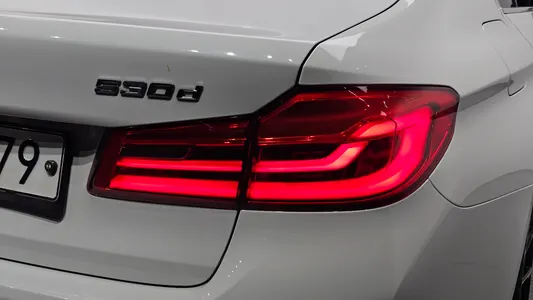 BMW 5 Series (G30) 530d 2018 23