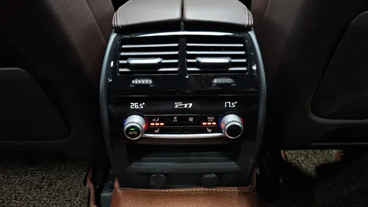 BMW 5 Series (G30) 530d 2018 32