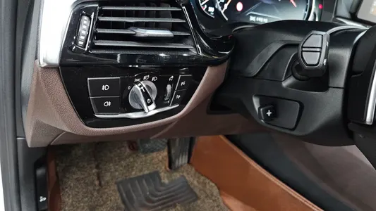 BMW 5 Series (G30) 530d 2018 27