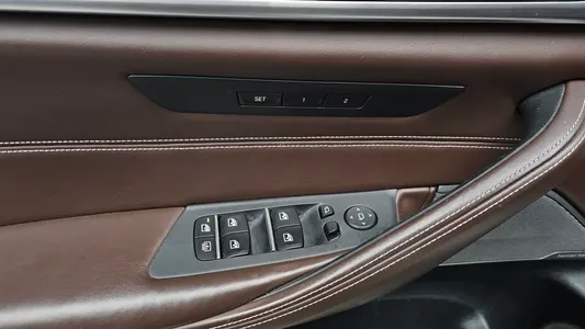 BMW 5 Series (G30) 530d 2018 28