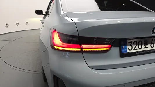 BMW 3 Series (G20) 320i M 2022 23