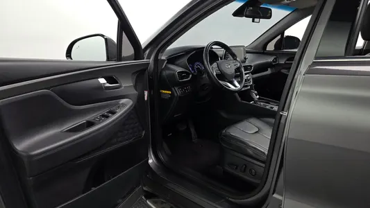 Hyundai TM 2.0 2WD 2019 10