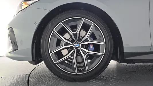 BMW 5 Series (G60) 520i M 2024 4