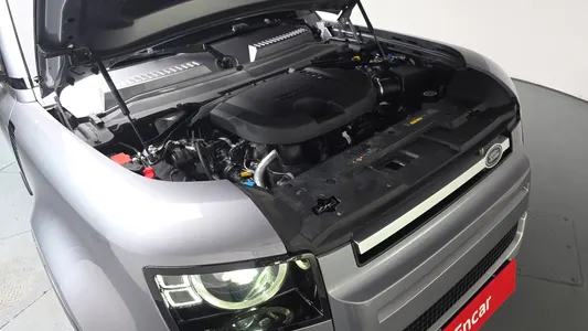 Land Rover (L663) 110 D300 HSE 2023 5