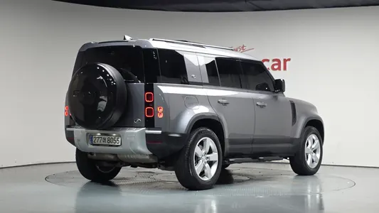 Land Rover (L663) 110 D300 HSE 2023