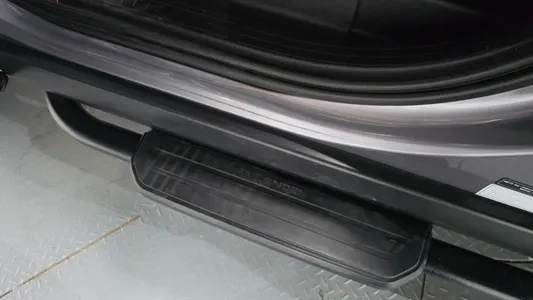Land Rover (L663) 110 D300 HSE 2023 34