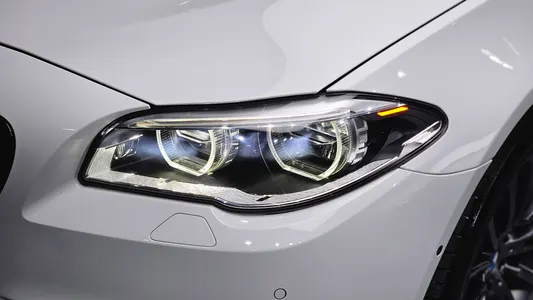BMW 5 Series (F10) 520d M 2015 22