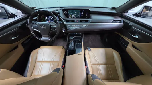 Lexus ES300h 7 2019 7