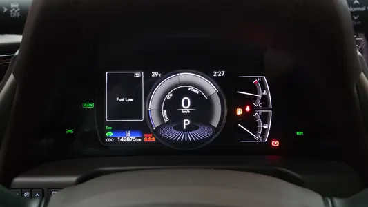 Lexus ES300h 7 2019 8