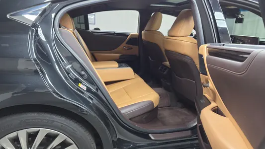 Lexus ES300h 7 2019 12