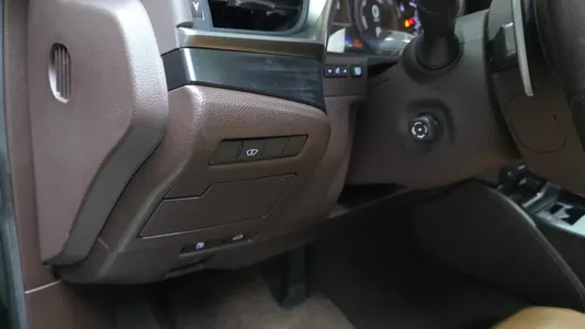 Lexus ES300h 7 2019 30