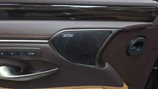 Lexus ES300h 7 2019 37