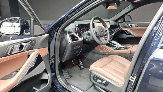 BMW X6 (G06) xDrive40i M 2025 10