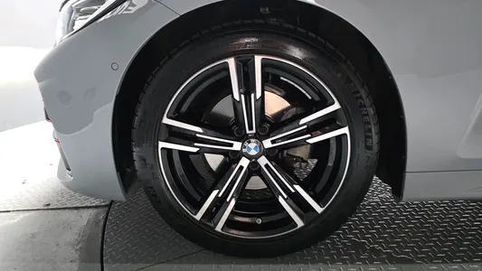 BMW 4 Series (G22) 420i M 2023 4