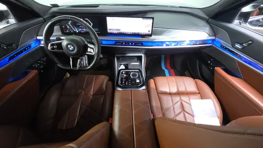 BMW 7 Series (G70) 740i sDrive M 2023 7
