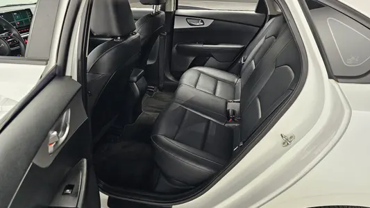 Kia K3 2 1.6 2021 26