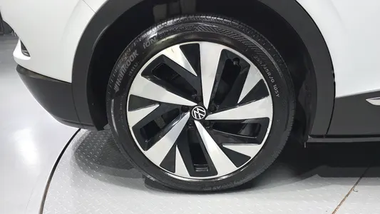 Volkswagen ID.4 2022 5