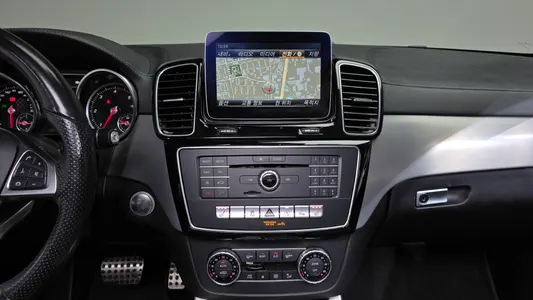 Mercedes-Benz GLE-Class W166 GLE350 d 4MATIC 2017 14