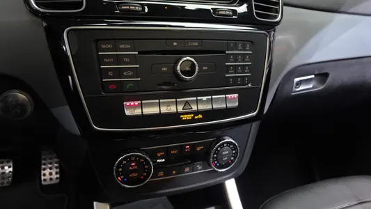 Mercedes-Benz GLE-Class W166 GLE350 d 4MATIC 2017 32
