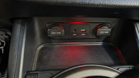 Kia R 2WD 2015 31