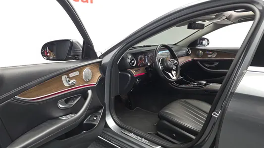Mercedes-Benz E-Class W213 E300 4MATIC 2019 9
