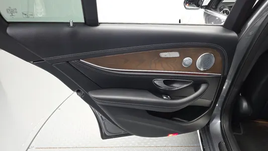 Mercedes-Benz E-Class W213 E300 4MATIC 2019 25