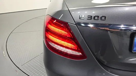 Mercedes-Benz E-Class W213 E300 4MATIC 2019 23