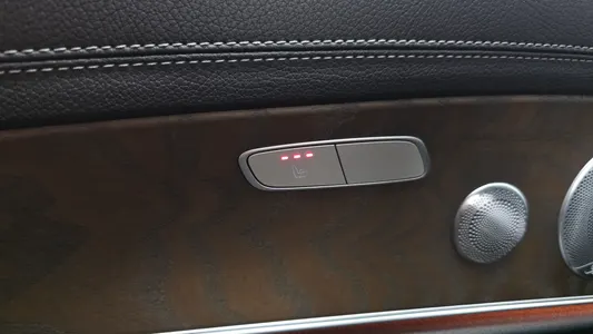 Mercedes-Benz E-Class W213 E300 4MATIC 2019 32