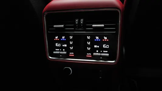 Porsche (PO536) 3.0 E- 2022 18