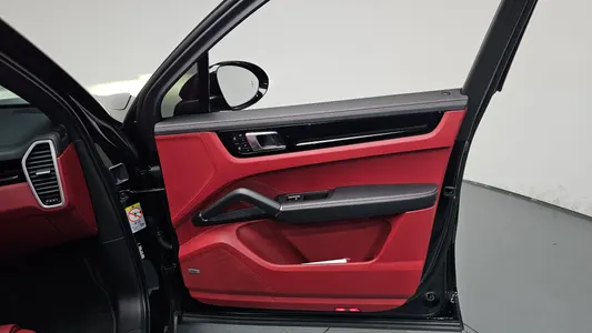 Porsche (PO536) 3.0 E- 2022 24