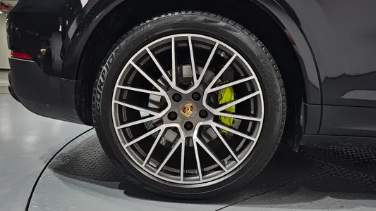 Porsche (PO536) 3.0 E- 2022 21