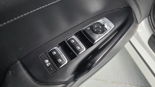 Kia K5 3 2.0 2022 35