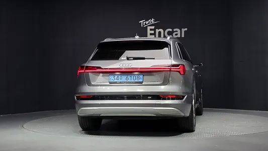 Audi e- 55 2023 4