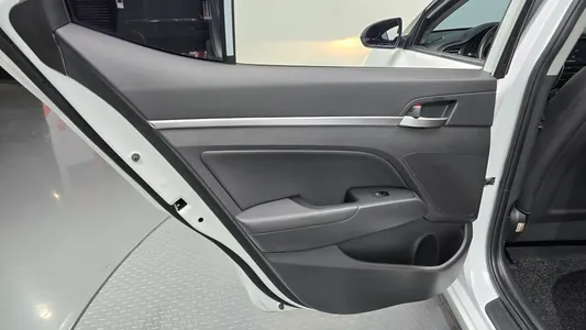 Hyundai AD 1.6 2019 25