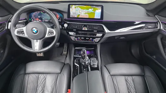 BMW 5 Series (G30) 523d M 2021 6