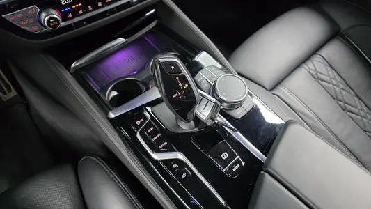 BMW 5 Series (G30) 523d M 2021 8
