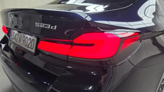 BMW 5 Series (G30) 523d M 2021 23