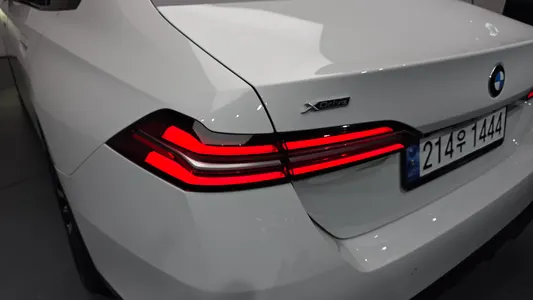 BMW 5 Series (G60) 530i xDrive M 2024 23