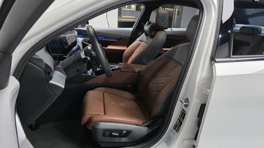 BMW 5 Series (G60) 530i xDrive M 2024 28
