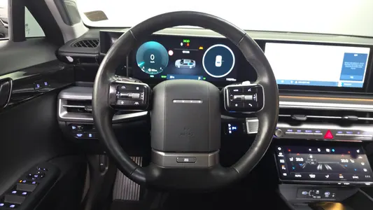 Hyundai (GN7) 2023 13